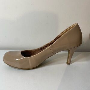 CL Laundry Chinese Laundry Tan Closed Toe Stiletto Heels Size 8 Classic Work